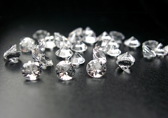 lot of natural white diamond round shape cutting for gems jewellery fashion setting.